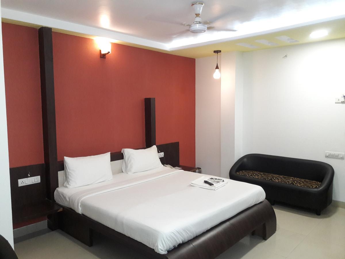 Hotel Naivedya Aurangabad  Ngoại thất bức ảnh