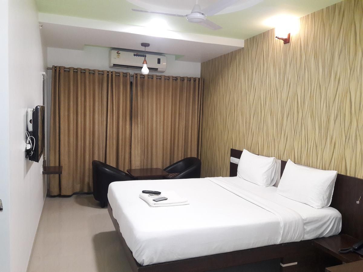 Hotel Naivedya Aurangabad  Ngoại thất bức ảnh